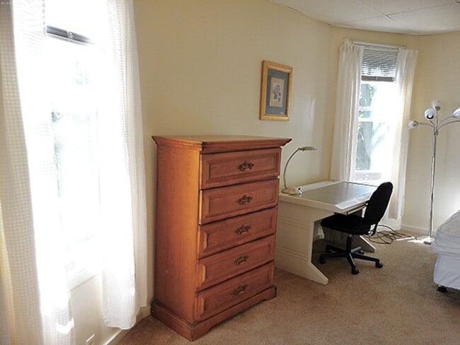 Building Photo - 113 Comstock Pl
