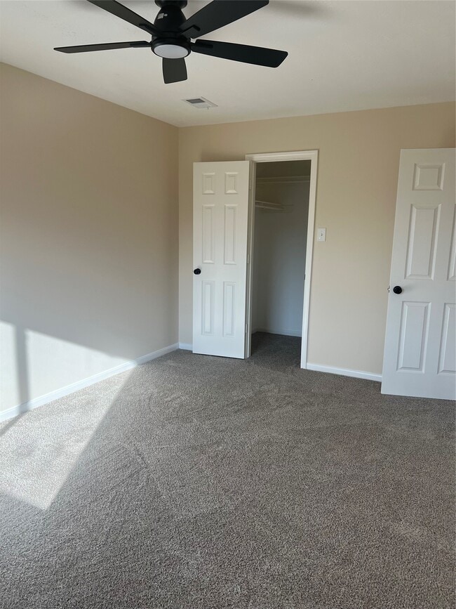 Building Photo - 8023 Carmel Cir