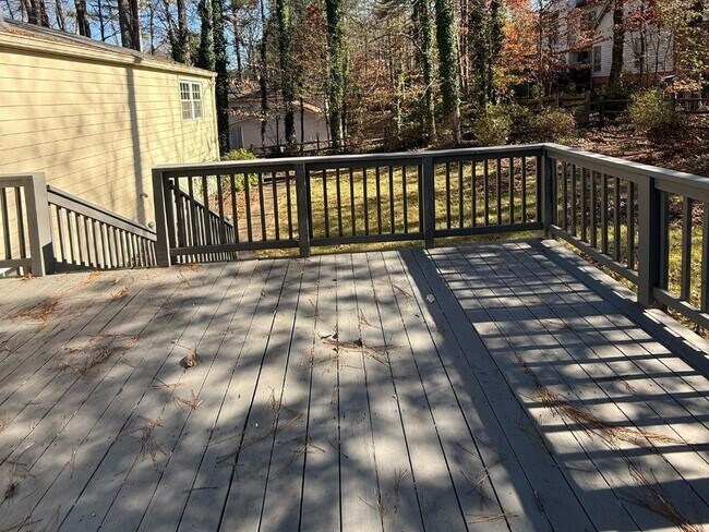 Building Photo - 1733 Ellenwood Dr NE