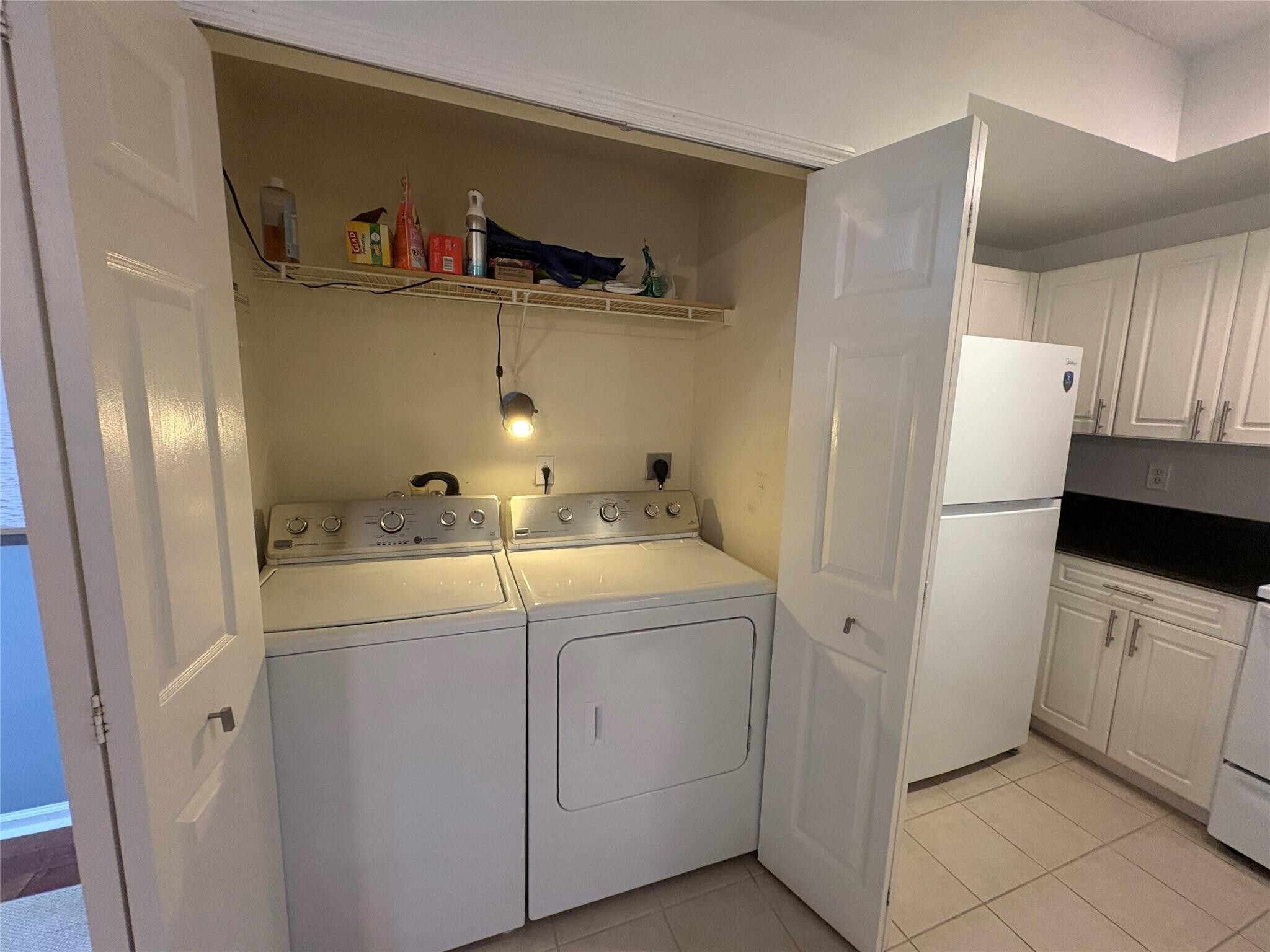 Building Photo - 780 S Sapodilla Ave