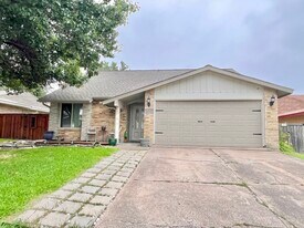 Building Photo - 2313 Placid Dr