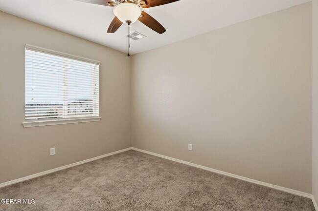 Building Photo - 1041 Earthstar Pl