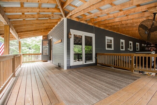 Building Photo - 186 Providence St