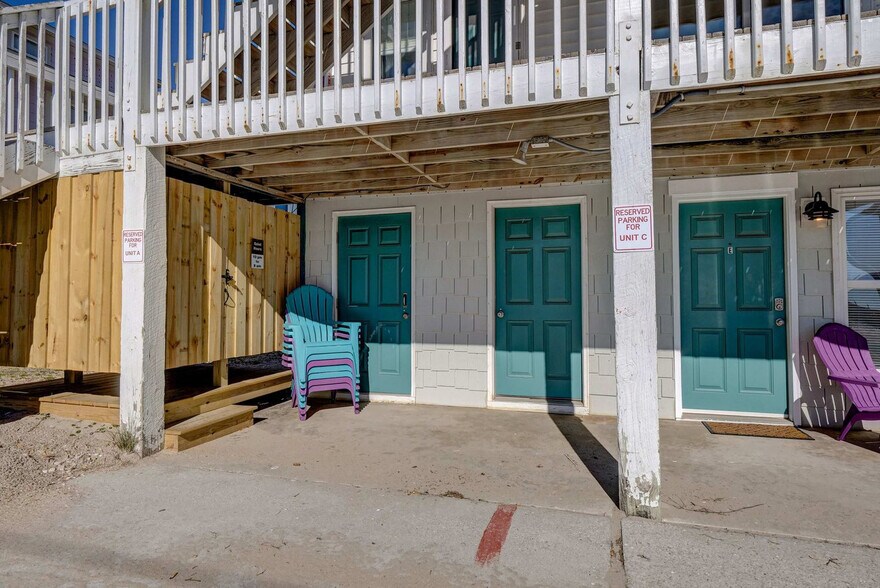 Building Photo - 237 Sea Shore Dr