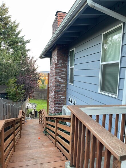 Building Photo - 15166 SW 119th Ave