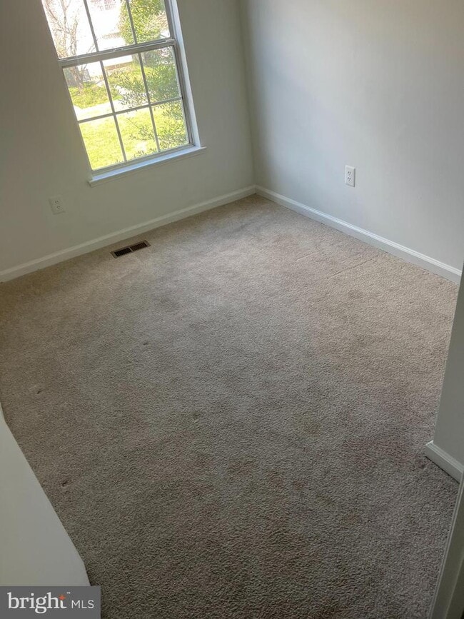 Building Photo - 1745 Staley Manor Dr