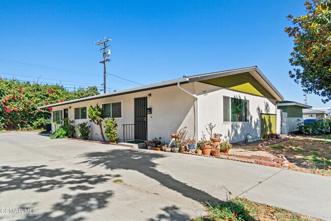 Building Photo - 3345 Porter Ln