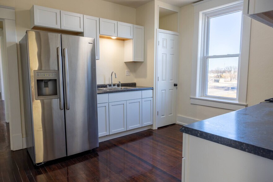 Building Photo - 537 Denison