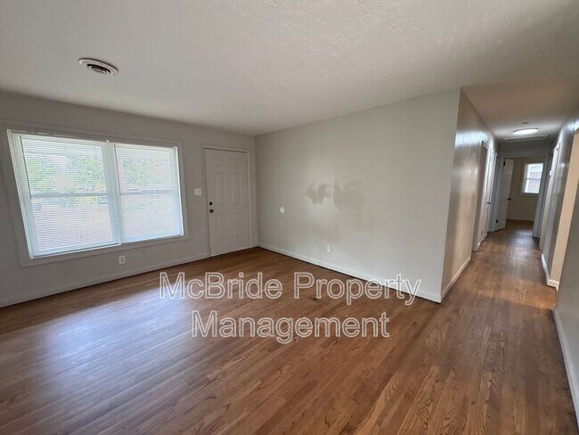 Building Photo - 1437 Ridgewood Dr