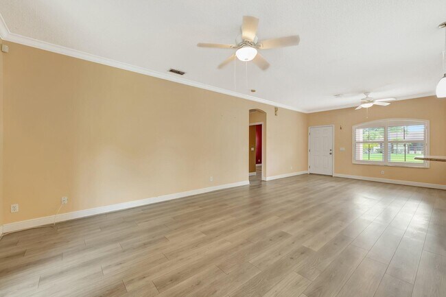 Building Photo - 2426 SE Betty Rd