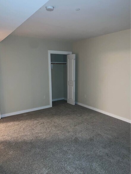 Building Photo - 30 Pond St