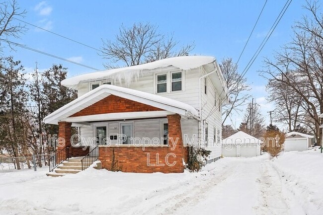 Building Photo - 507 Eastern Ave NE