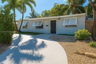 Building Photo - 2622 Sheridan St