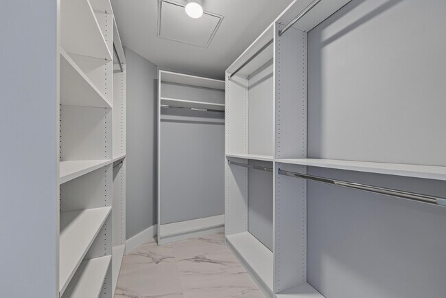 Building Photo - 1440 S Ocean Blvd