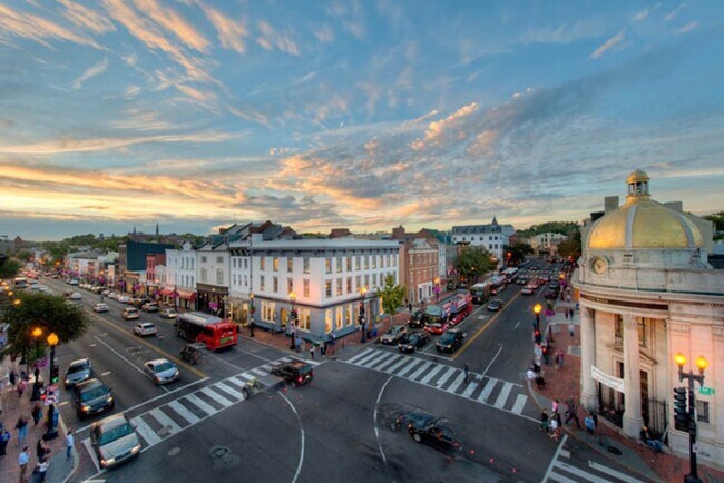 Building Photo - Glamorous Georgetown 2 Bedroom 1 Bath Historic Row Home with Patio -East Village
