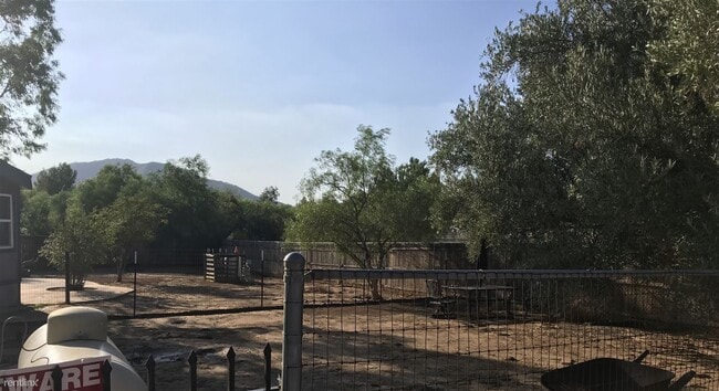 Building Photo - 3 br, 2 bath House - 27625 Smith Road