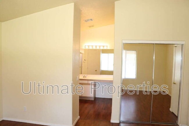 Building Photo - 9027 W Yale St