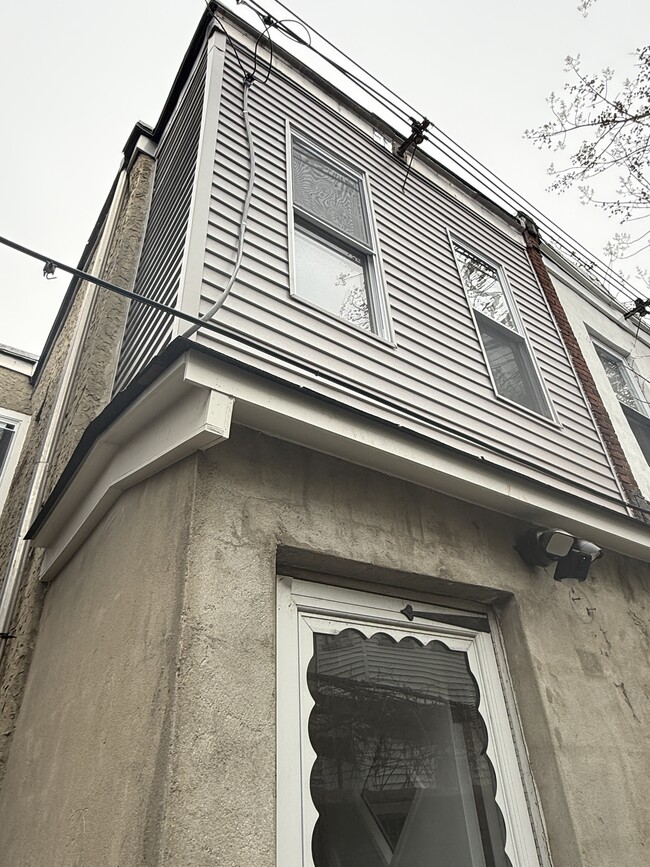 Building Photo - 2329 N Cleveland St