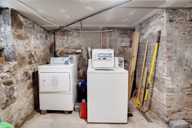 Building Photo - 132 Lincoln St