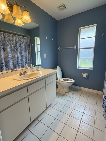 Building Photo - 1547 Spring Ridge Cir