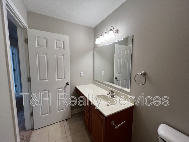 Building Photo - 2029 Ruckle St