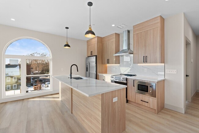 Building Photo - 453 Franklin St