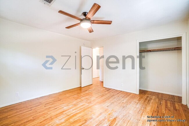 Building Photo - 1201 Ravenwood Dr