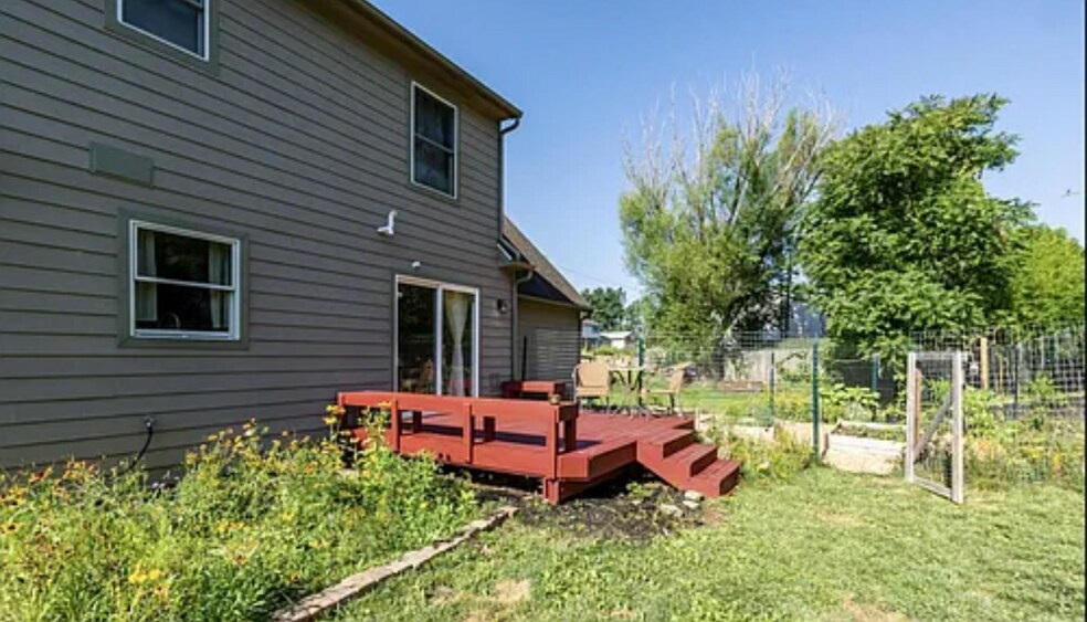 Building Photo - 1803 E Thornton Dr
