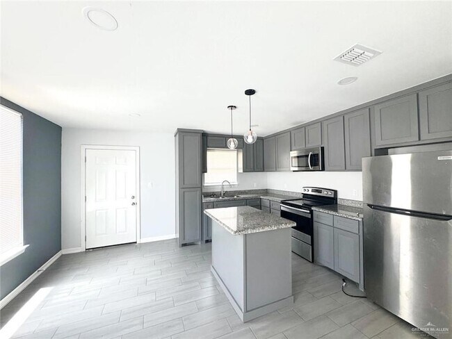 Building Photo - 3610 Bella Costa Dr