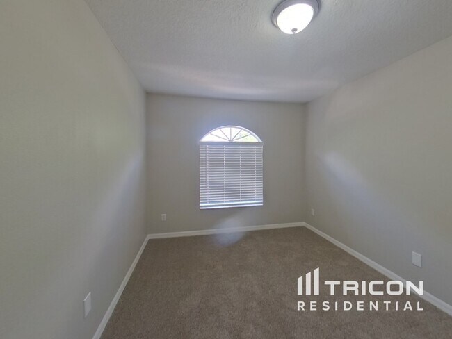 Building Photo - 2036 Portcastle Cir