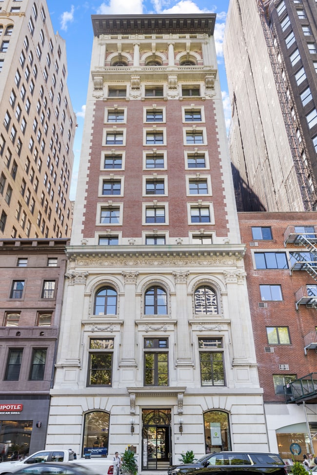 Building Photo - 32 W 40th St