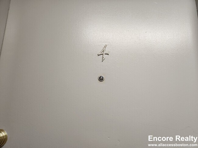 Building Photo - 34 Gardner St