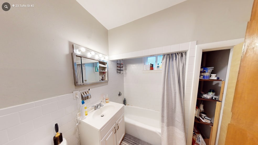 Building Photo - 23 Tufts St