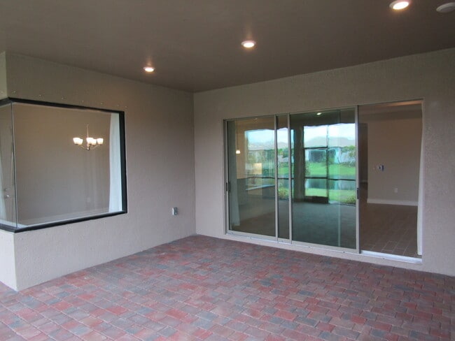 Building Photo - 608 Maraviya Blvd