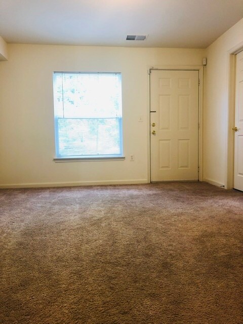 Building Photo - 146 Moore Dr