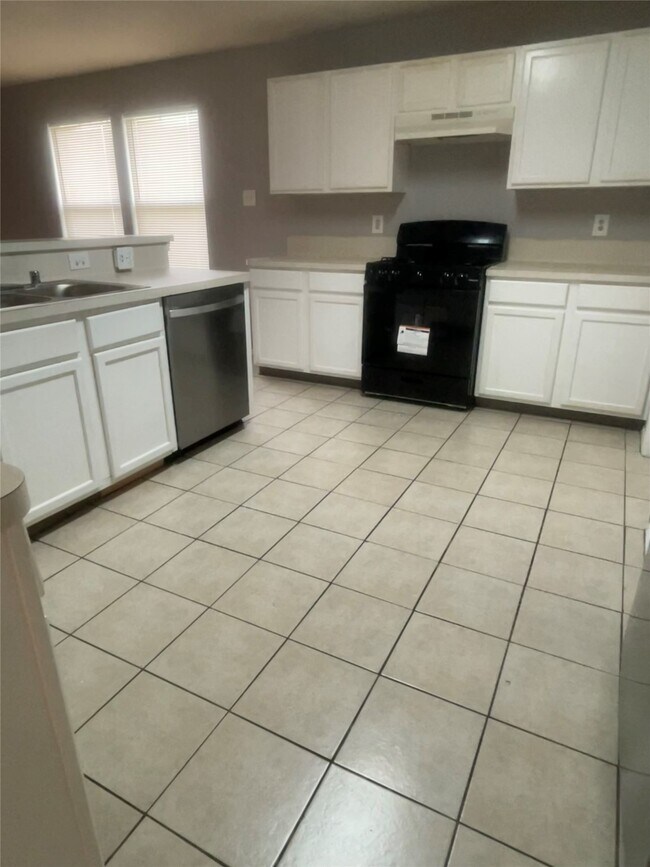 Building Photo - 16822 Perryton Ln