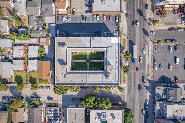 4125 S Figueroa St Los Angeles, CA 90037 - Figueroa Arms