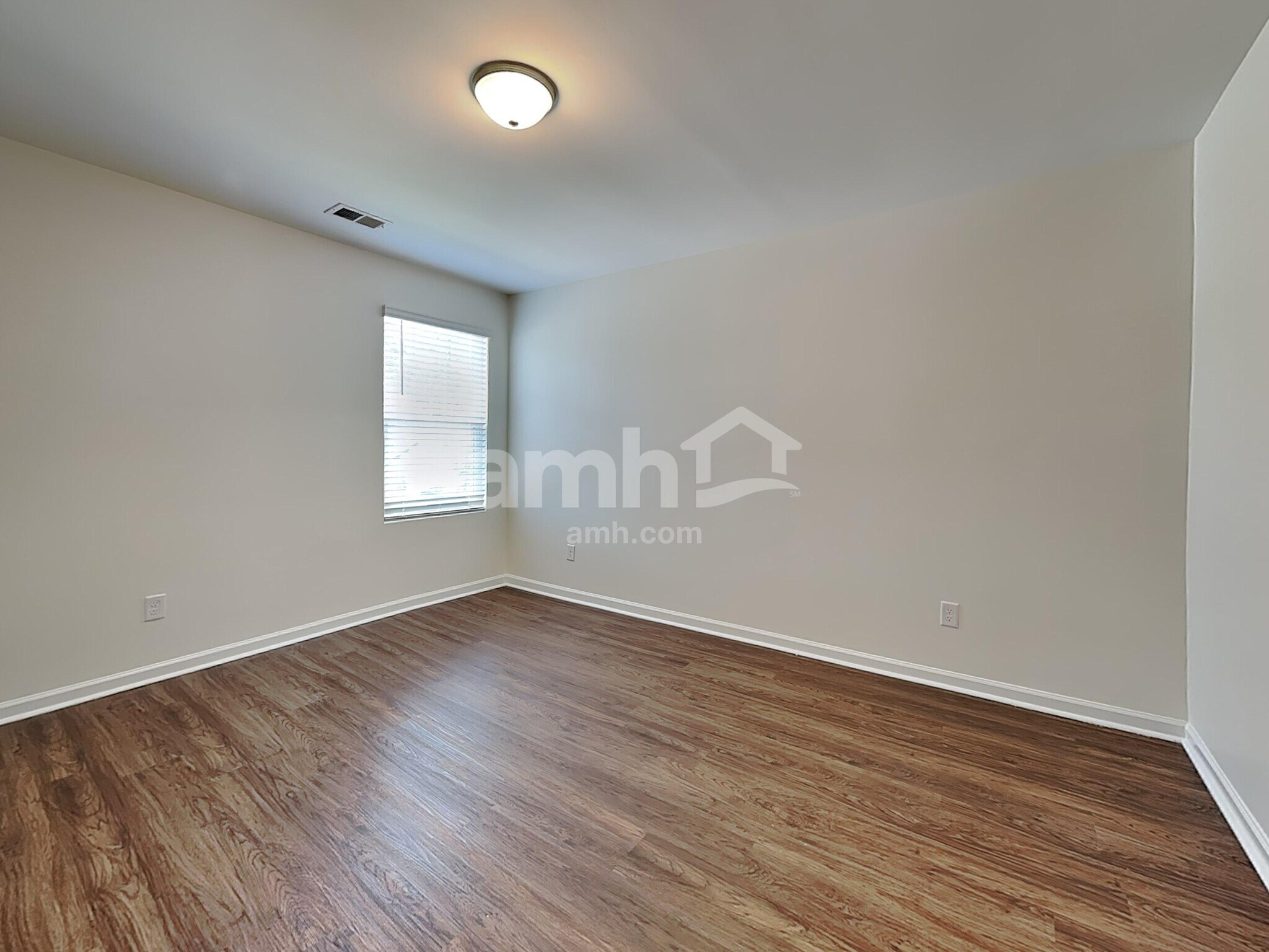 Building Photo - 122 Orion Way