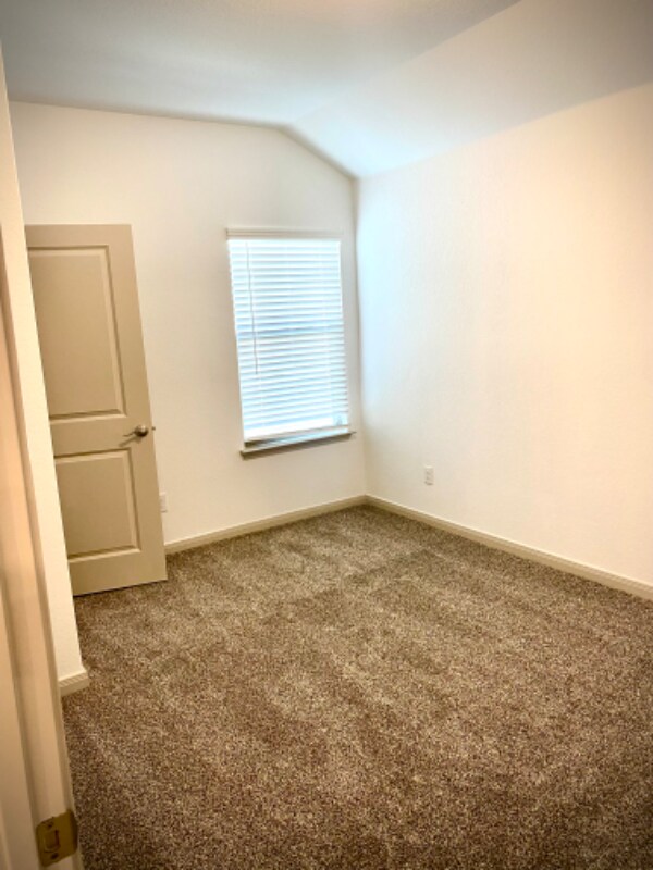 Building Photo - 7512 Magnolia Vlg