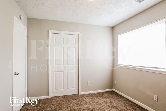 Building Photo - 5430 Santrey Dr