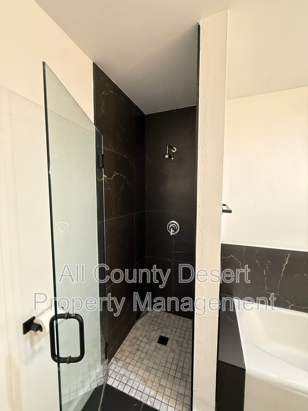 Building Photo - 46075 Ocotillo Dr