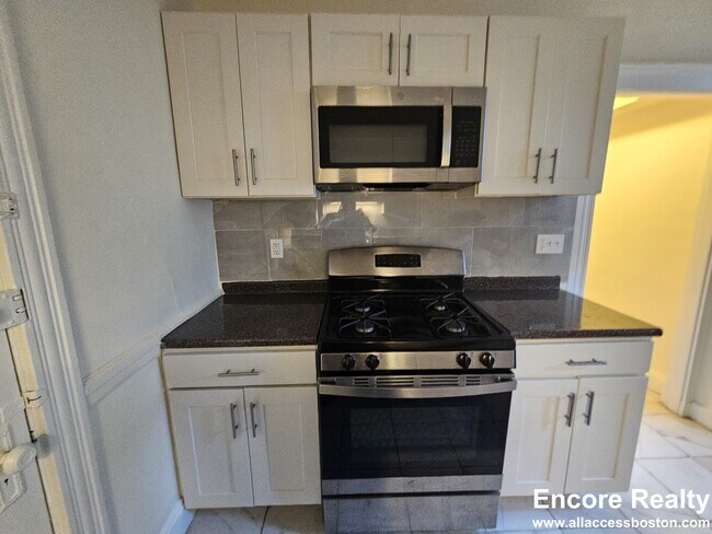 Building Photo - 140 Washington St