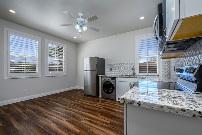 Building Photo - 35797 Rosedown Ln