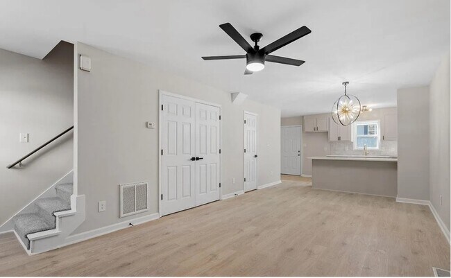 Building Photo - Angier Townhouse