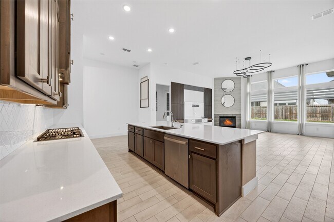 Building Photo - 32018 Crested Knl Ct