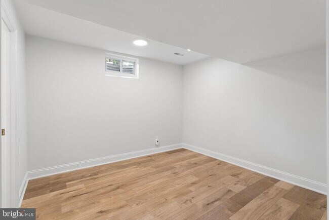 Building Photo - 306 Candlewood Ln