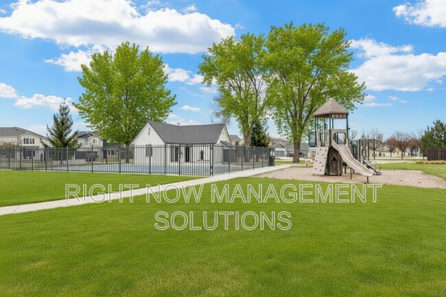 Building Photo - 1860 E Adelaide Dr