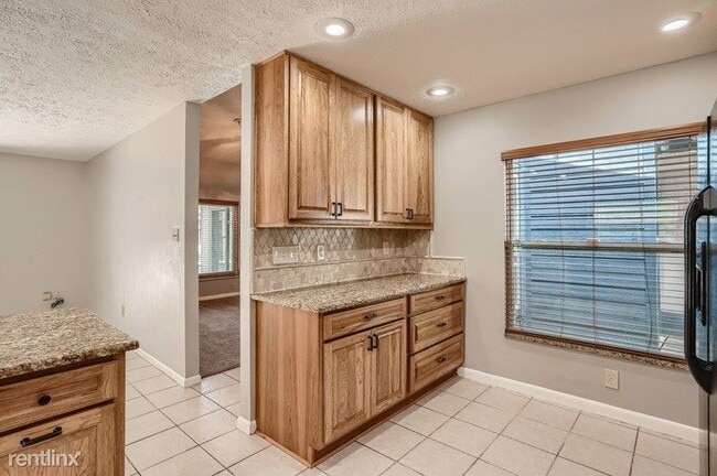 Building Photo - 4 br, 2 bath House - 15908 Country Place