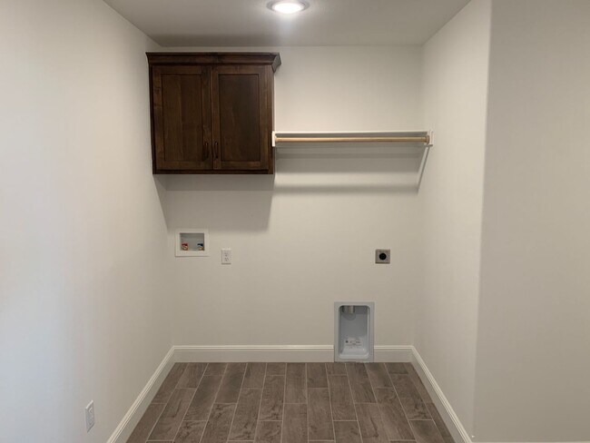 Building Photo - 2131 Tallgrass Ter
