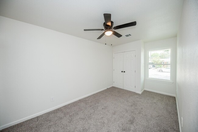 Building Photo - 5221 Libbey Dr
